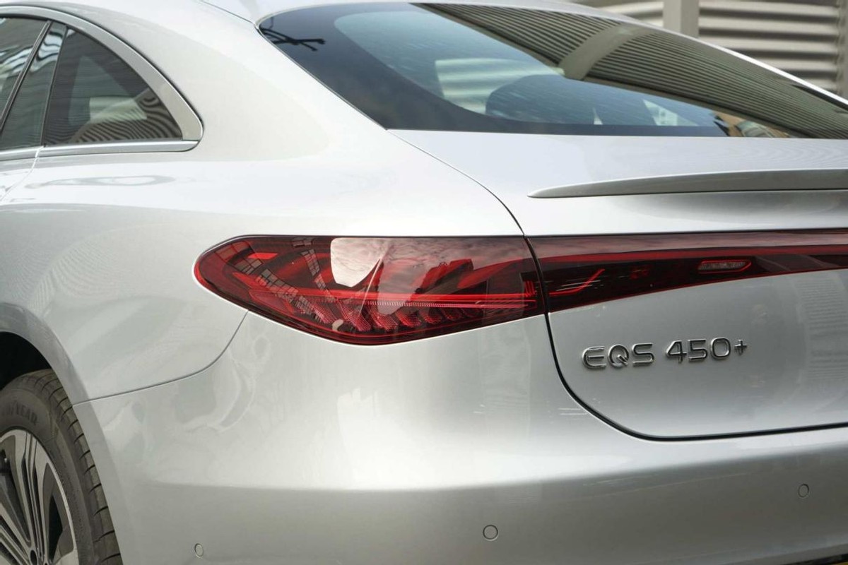 百万纯电动奔驰不敌新势力？奔驰EQS现身说法，每月养车花多少钱休闲区蓝鸢梦想 - Www.slyday.coM