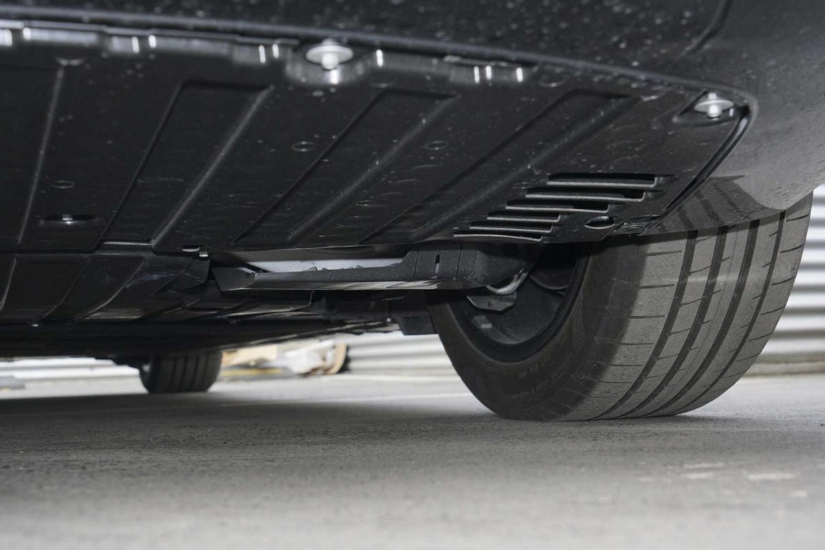 百万纯电动奔驰不敌新势力？奔驰EQS现身说法，每月养车花多少钱休闲区蓝鸢梦想 - Www.slyday.coM