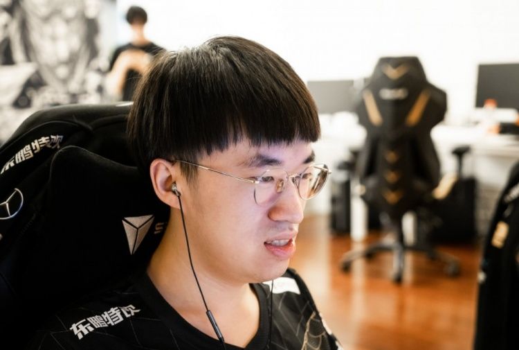 晋级MSI决赛RNG受访:全员看好T1击败G2,小明认为S赛最重要休闲区蓝鸢梦想 - Www.slyday.coM 晋级MSI决赛RNG受访:全员看好T1击败G2,小明认为S赛最重要休闲区蓝鸢梦想 - Www.slyday.coM