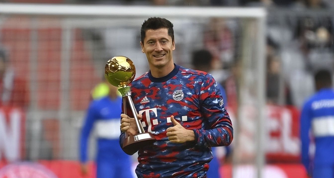 莱万笑了！拜仁酝酿神操作：将强化两翼齐飞组合，留队有望拿金球休闲区蓝鸢梦想 - Www.slyday.coM