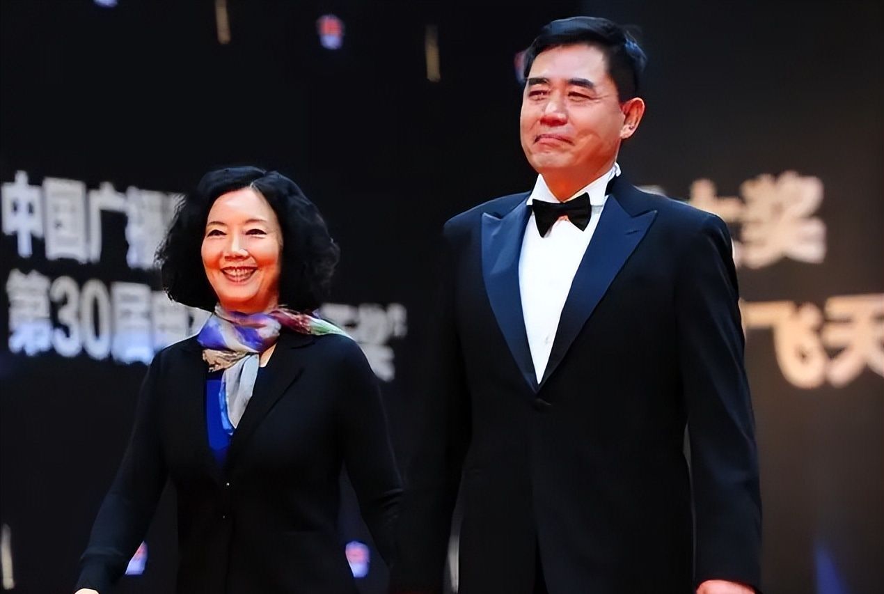 陈宝国:与赵奎娥恋爱8年,结婚40年育有一子,明星儿子是他们骄傲休闲区蓝鸢梦想 - Www.slyday.coM 陈宝国:与赵奎娥恋爱8年,结婚40年育有一子,明星儿子是他们骄傲休闲区蓝鸢梦想 - Www.slyday.coM