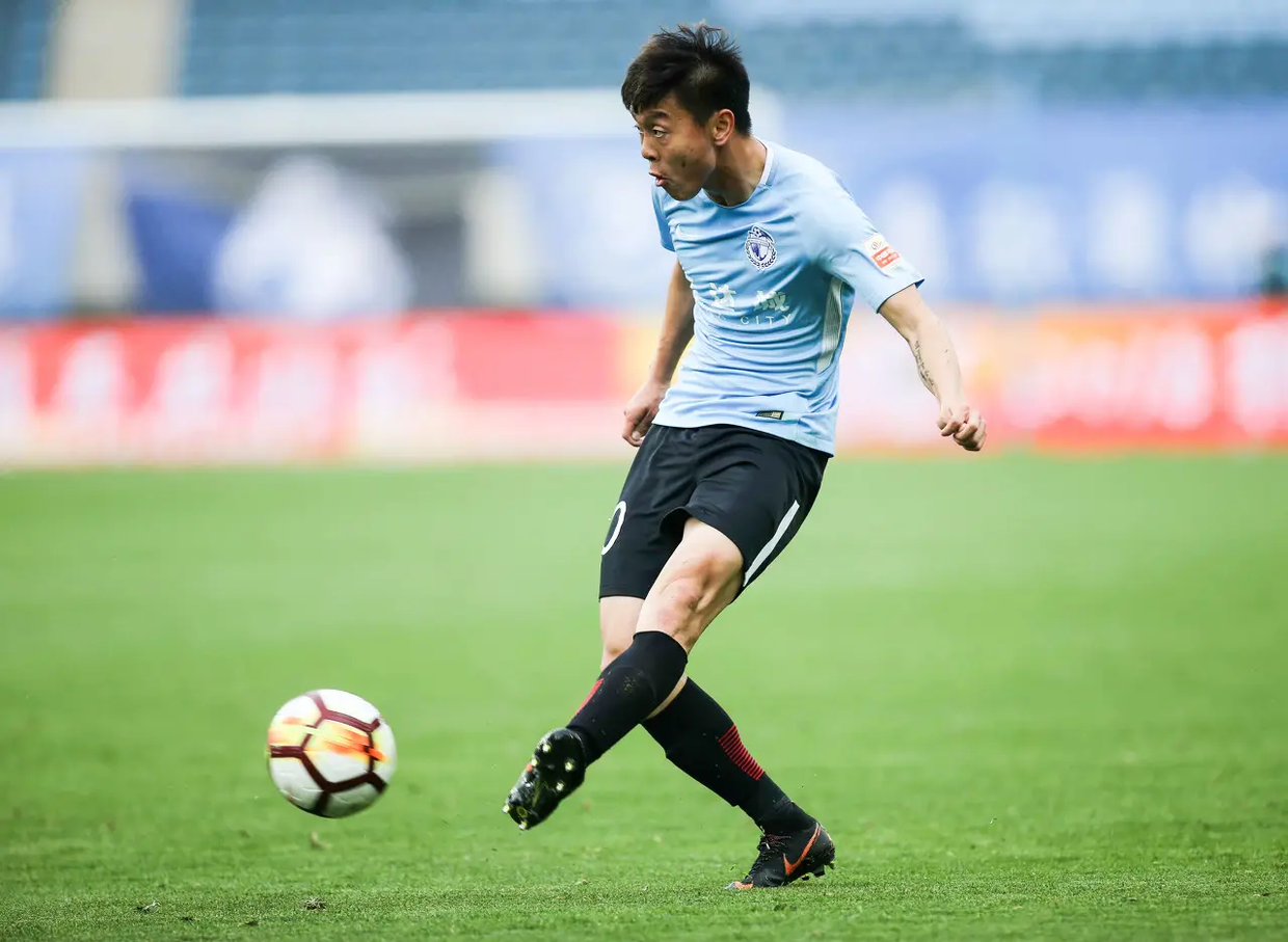 2-2绝平中超卫冕冠军!26岁前大连飞翼化身本土卡拉斯科,给力!