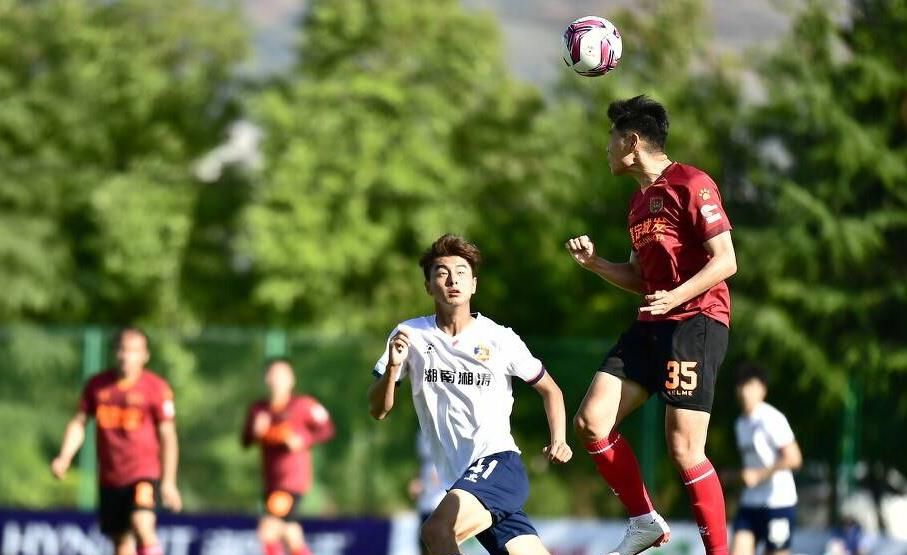 被“抬上”中甲，想躲是躲不掉的，大连人队给中甲留了个缺口休闲区蓝鸢梦想 - Www.slyday.coM