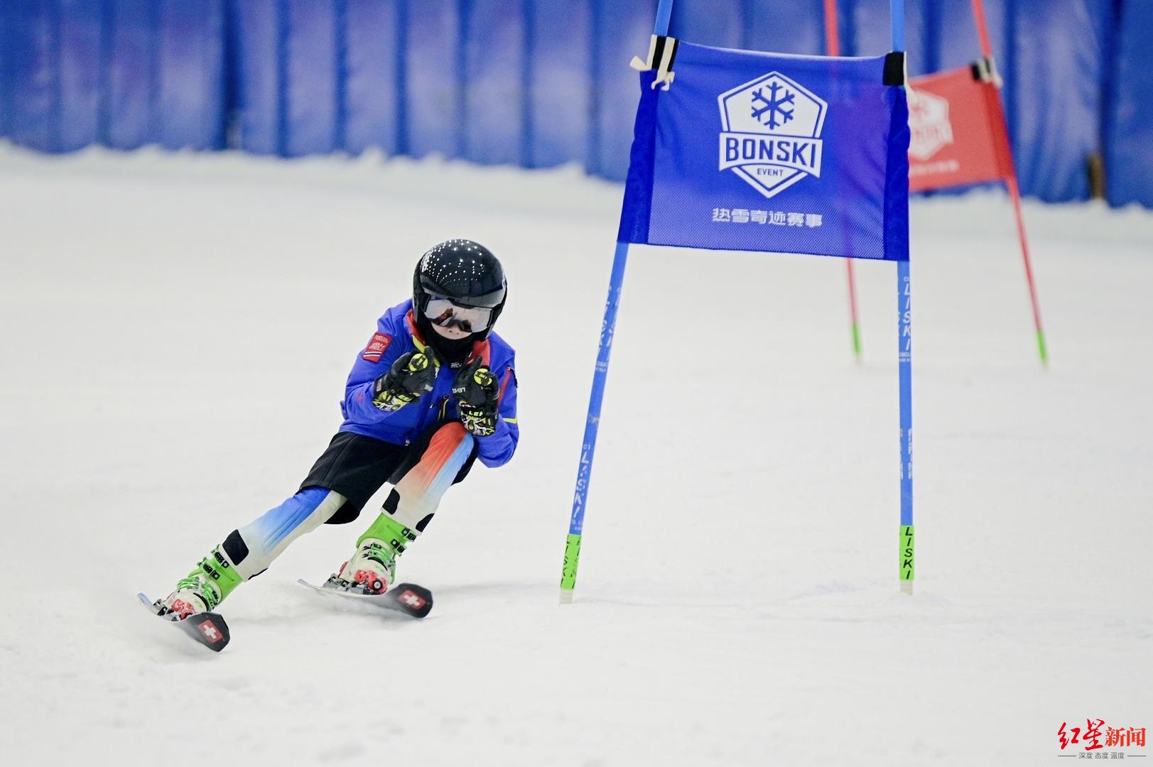 从50后到10后这场全龄段滑雪赛事成都开赛