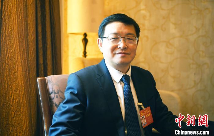 成都中医大党委书记刘毅开展川产道地药材关键技术攻关