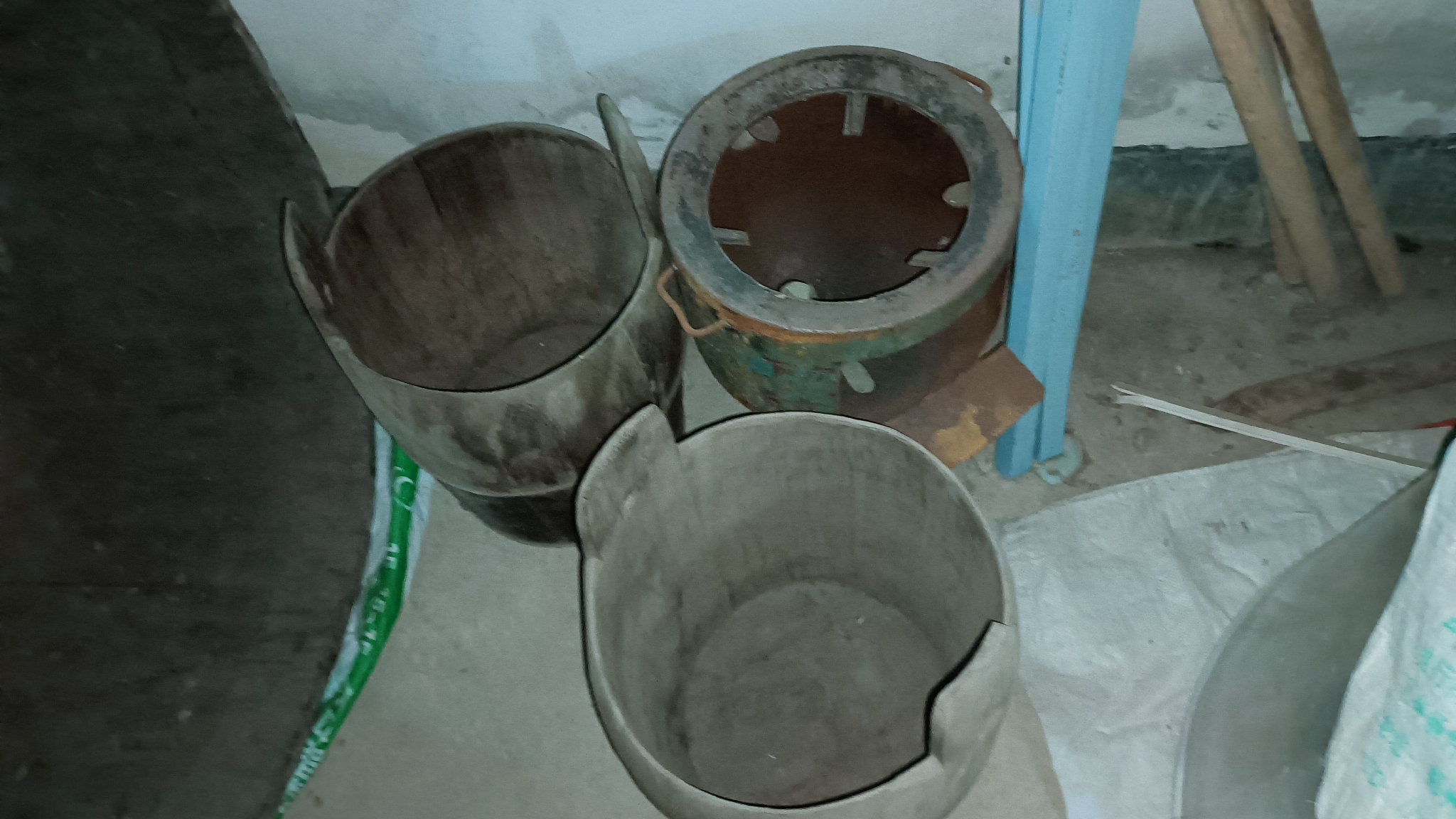 农村长大的70-80后都有挑过粪桶吧,庄稼一枝花,全靠粪当家,农村家里都