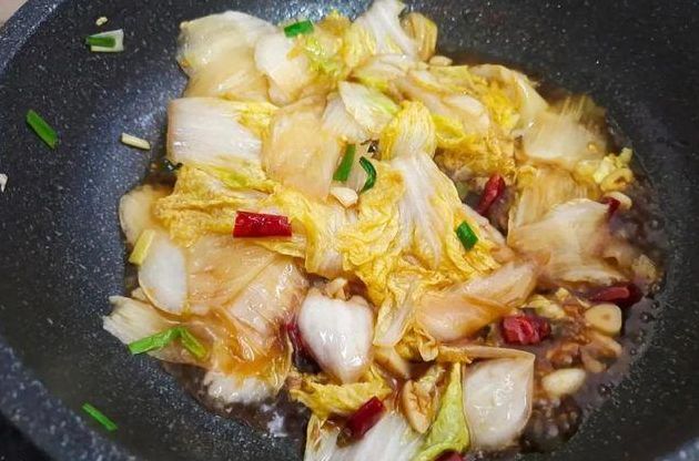 炒酸辣白菜先放醋还是后放醋做对了白菜脆又香分享正确做法