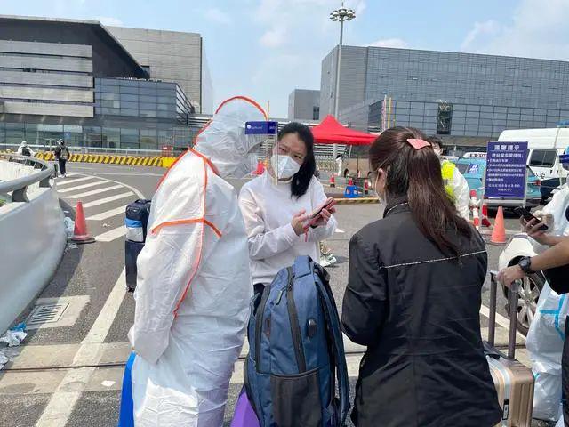 没有工作，没有收入，高隔离成本，上海的打工人是坚持还是返乡？休闲区蓝鸢梦想 - Www.slyday.coM