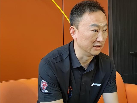 刘维伟新官上任，调整首发阵容，提拔潜力小将，30岁老将被抛弃|浙江队|青岛男篮|老将|教练|球队_新浪新闻