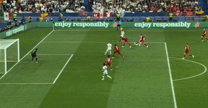 欧冠悲喜夜：萨拉赫眼眶含泪，利物浦复仇失败，皇马9人平C罗5冠休闲区蓝鸢梦想 - Www.slyday.coM