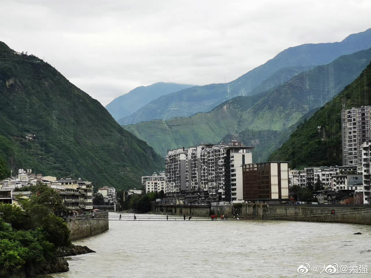 1935年5月29日， 红2师4团赶到泸定桥……休闲区蓝鸢梦想 - Www.slyday.coM