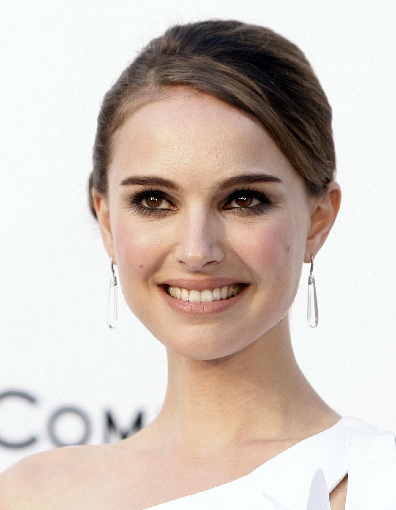 娜塔莉波特曼内柔外刚的女雷神