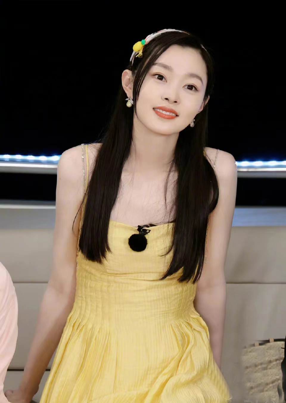 宋轶穿黄色连衣裙录综艺追星星的人唯美时尚优雅显身材