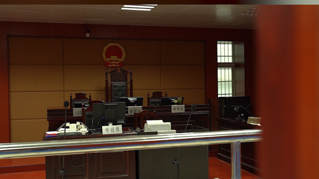 小学老师猥亵3名女学生！校长想“私了”，被追责、免职休闲区蓝鸢梦想 - Www.slyday.coM