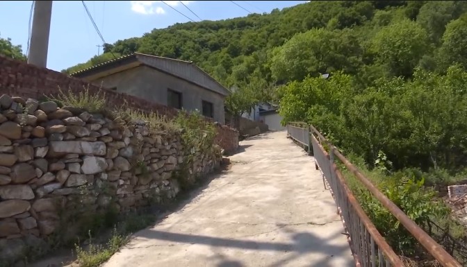 未婚情侣有了娃，分手后抢“娃”起纷争，孩子究竟该给谁？休闲区蓝鸢梦想 - Www.slyday.coM