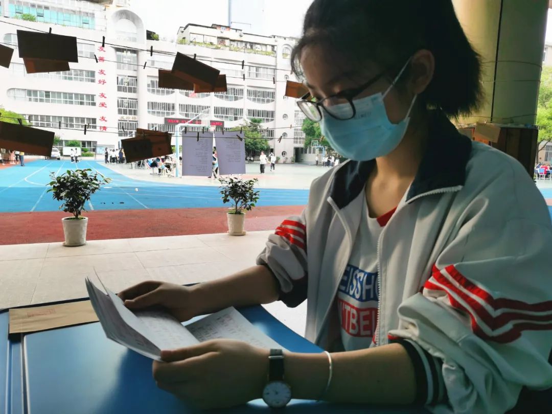 看完这封爸爸给女儿的手写信，破防了！休闲区蓝鸢梦想 - Www.slyday.coM