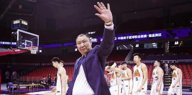山东男篮主教练又出现反转到底是王晗还是杨文海