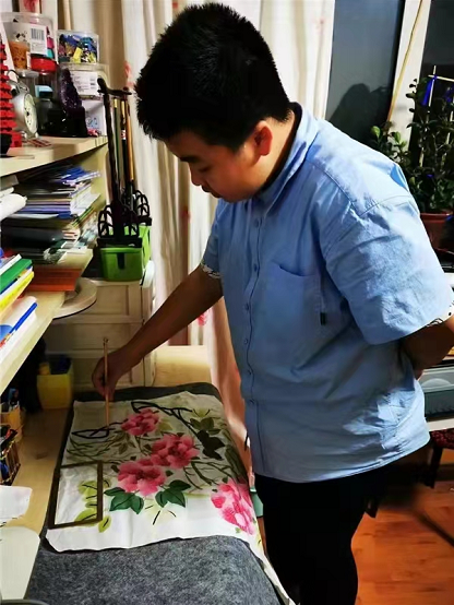 中国著名画家康颂伟先生收马冠壹,倪楚宁为入室弟子__财经头条