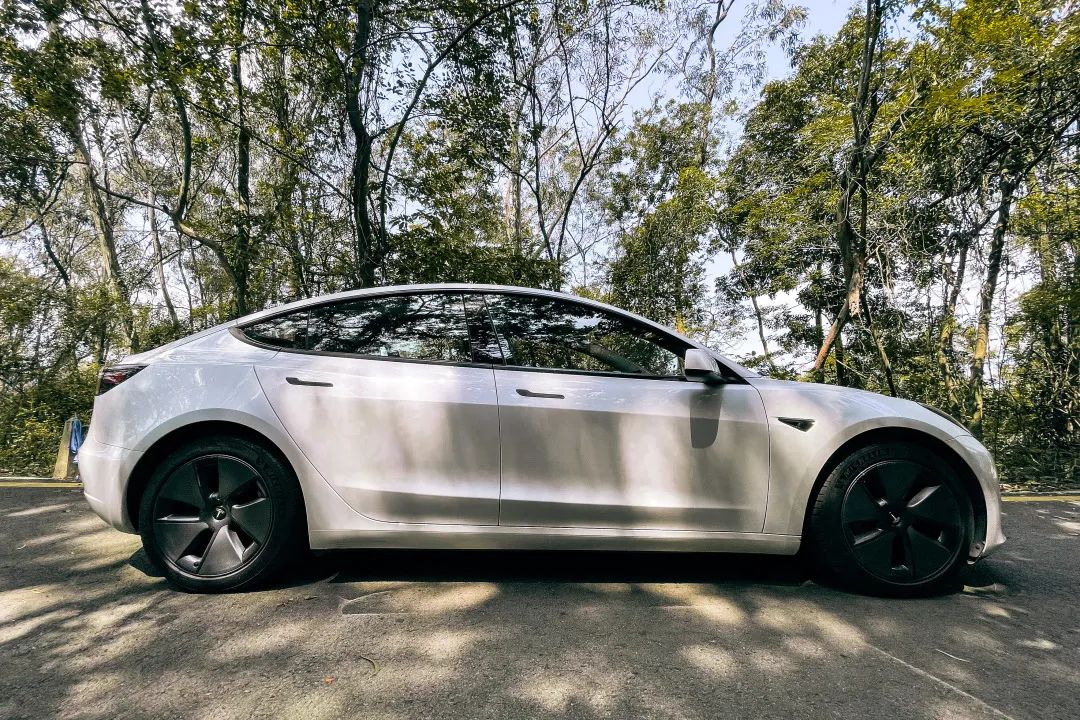 海豹与Model 3，作为消费者应该怎么选？