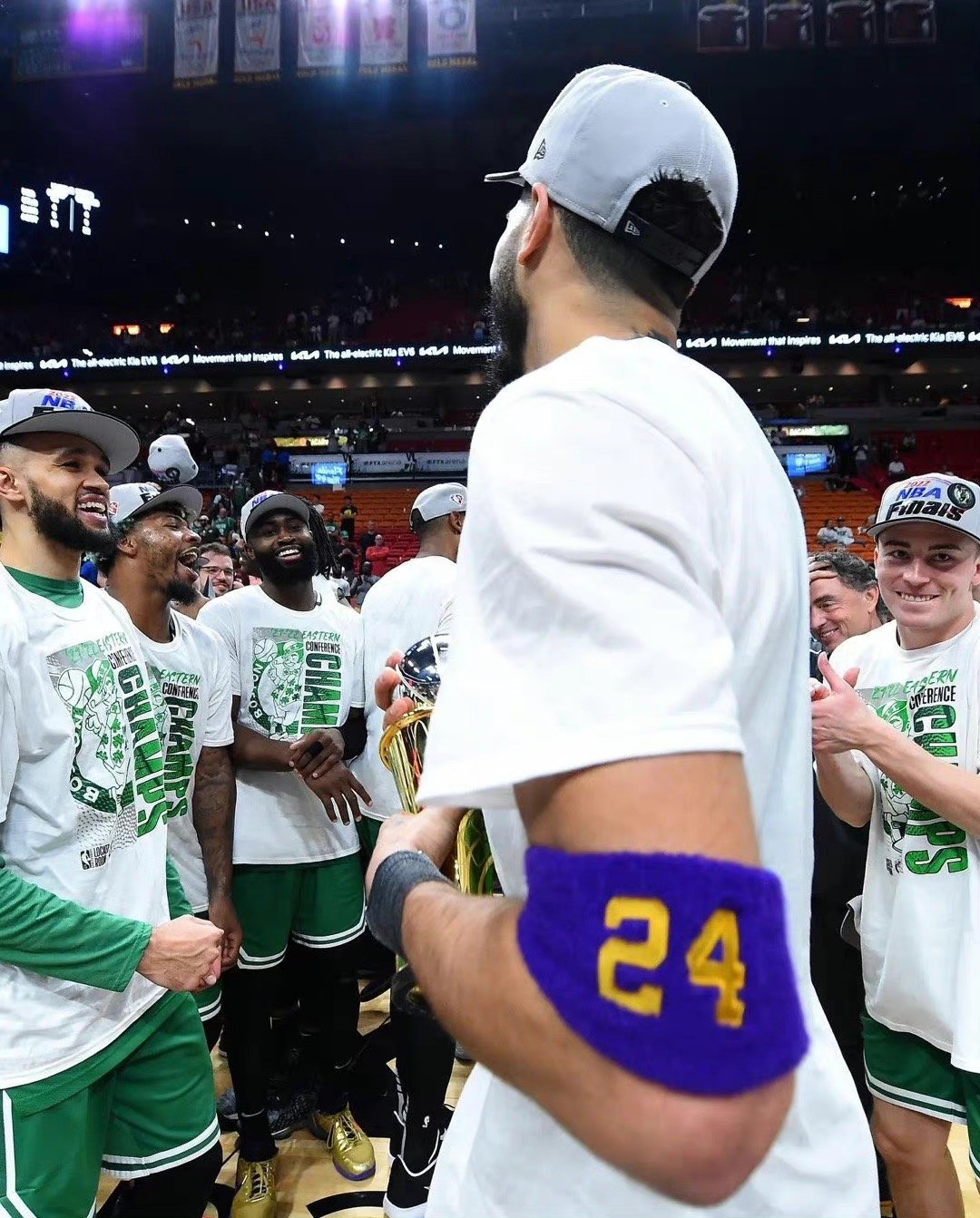 塔图姆夺东决MVP!赛前一举动令人泪目:给科比发信息激励自己休闲区蓝鸢梦想 - Www.slyday.coM 塔图姆夺东决MVP!赛前一举动令人泪目:给科比发信息激励自己休闲区蓝鸢梦想 - Www.slyday.coM