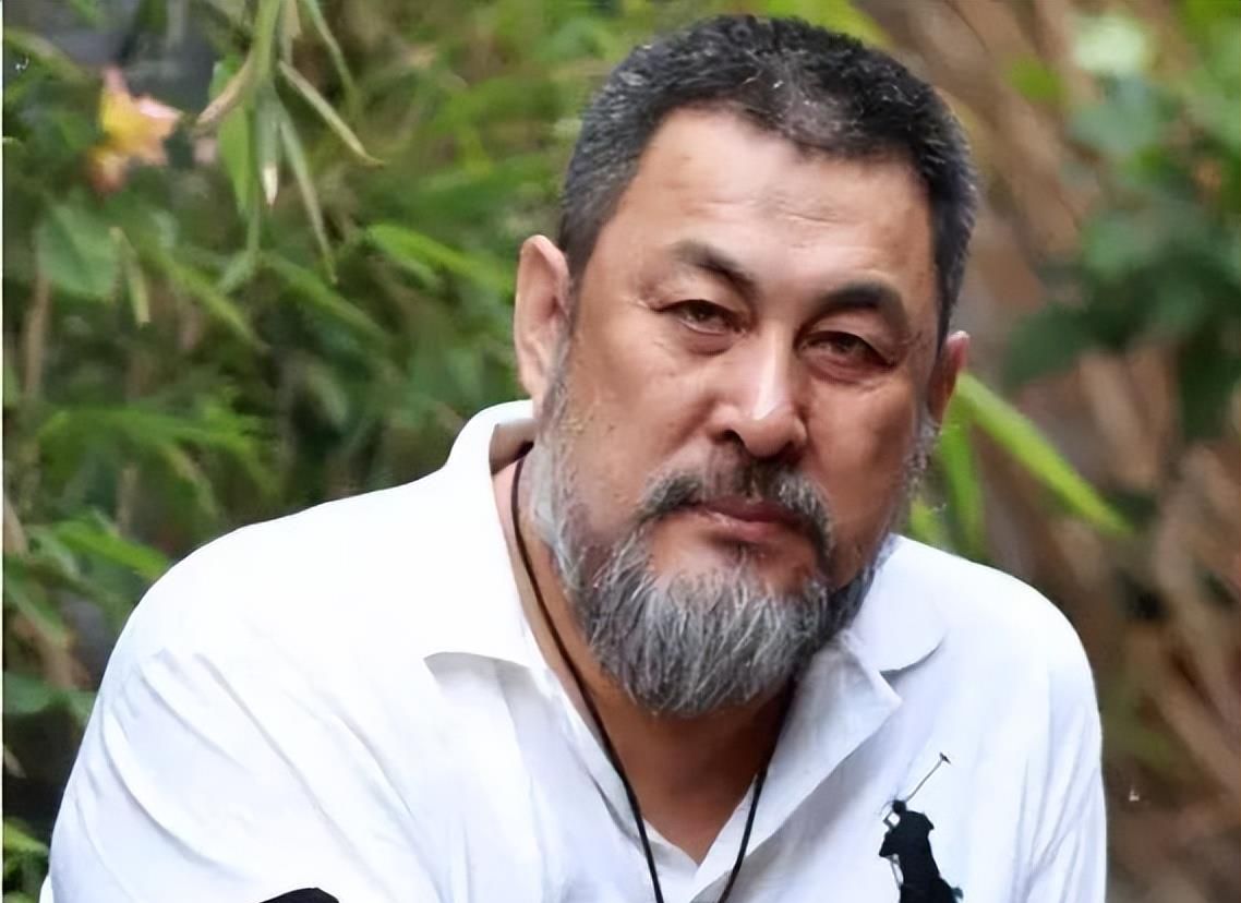 凭两段戏打动导演,61岁时患脑溢血,陆树铭为他筹款治病|央视|李靖飞