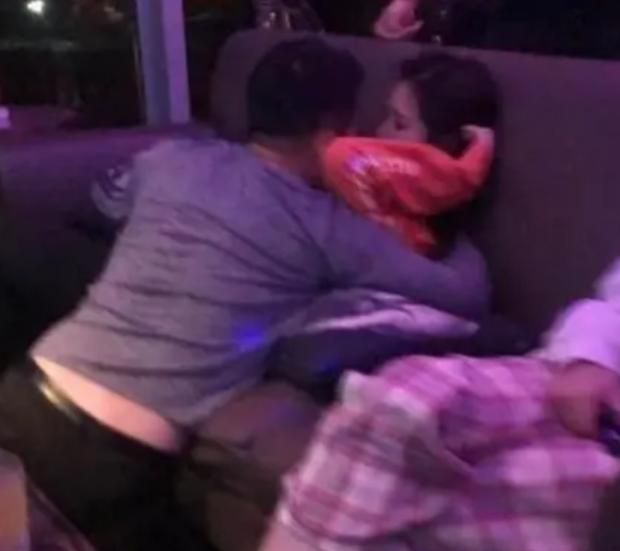 汪小菲回应出轨传闻,曝大S长期服用“药物”,称其精神有问题休闲区蓝鸢梦想 - Www.slyday.coM 汪小菲回应出轨传闻,曝大S长期服用“药物”,称其精神有问题休闲区蓝鸢梦想 - Www.slyday.coM