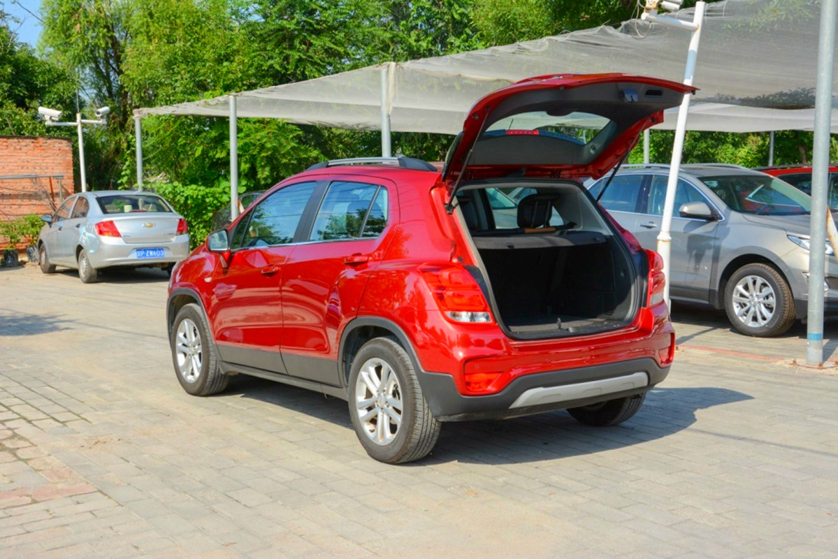 雪佛兰创酷RS对比瑞虎7超能版，起步价相同哪个强？