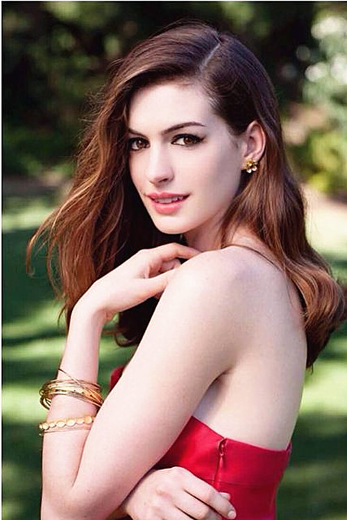 38岁的美国仙女安妮·海瑟薇 天生丽质美如星辰 穿搭精致迷人休闲区蓝鸢梦想 - Www.slyday.coM 38岁的美国仙女安妮·海瑟薇 天生丽质美如星辰 穿搭精致迷人休闲区蓝鸢梦想 - Www.slyday.coM