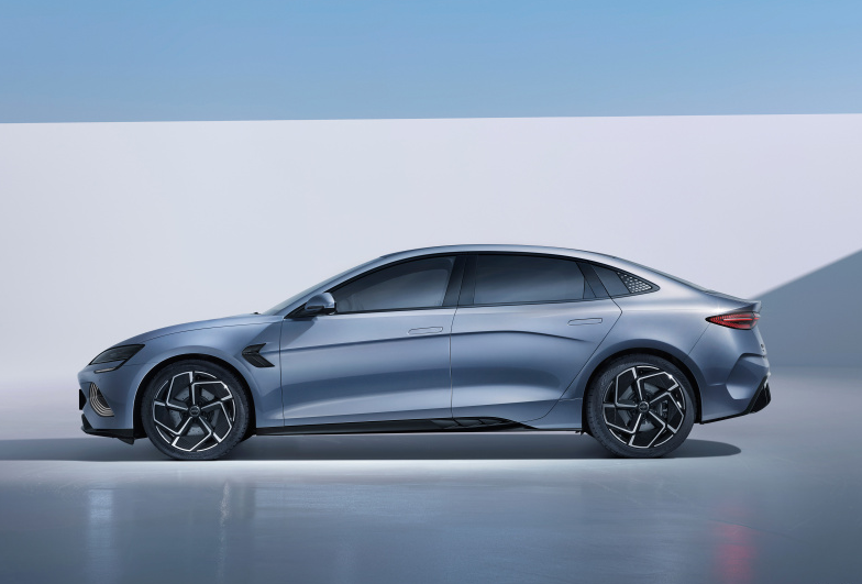 海豹与Model 3，作为消费者应该怎么选？