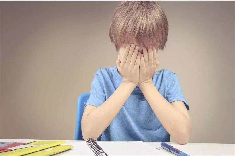 孩子闹情绪时,这几句话最好不要对孩子说,以免适得其反休闲区蓝鸢梦想 - Www.slyday.coM 孩子闹情绪时,这几句话最好不要对孩子说,以免适得其反休闲区蓝鸢梦想 - Www.slyday.coM