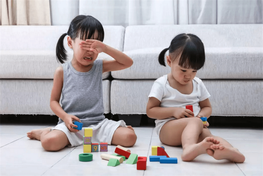 孩子闹情绪时,这几句话最好不要对孩子说,以免适得其反休闲区蓝鸢梦想 - Www.slyday.coM 孩子闹情绪时,这几句话最好不要对孩子说,以免适得其反休闲区蓝鸢梦想 - Www.slyday.coM