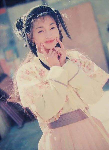 24岁爆红，被黎明疯狂追求，却一夜成“精神病”：如今51岁的她，活出非凡人生！休闲区蓝鸢梦想 - Www.slyday.coM