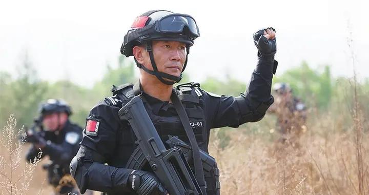 铮铮铁骨 人民卫士——记全国特级优秀人民警察,太原特警突击大队大队