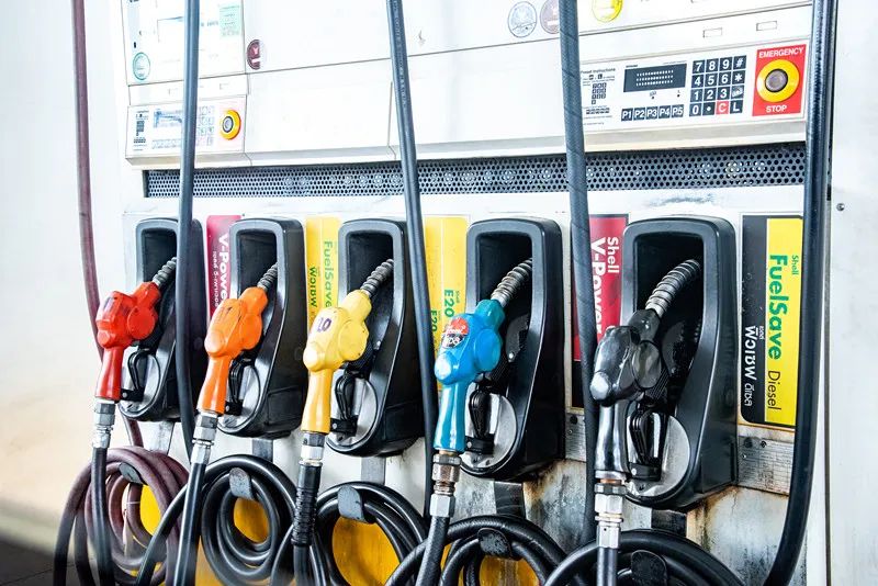 92号汽油突破9元！今晚油价又涨了！休闲区蓝鸢梦想 - Www.slyday.coM