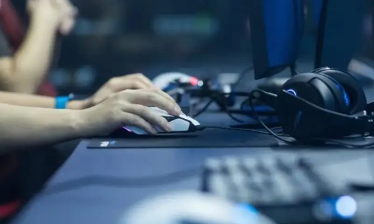 男子沉迷游戏受家人痛责离家12年 被找到时父母已去世休闲区蓝鸢梦想 - Www.slyday.coM