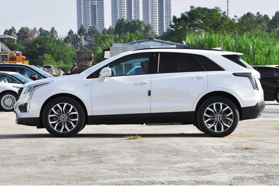 要优雅时尚还是沉着稳重？路虎发现运动和凯迪拉克XT5该怎么选？