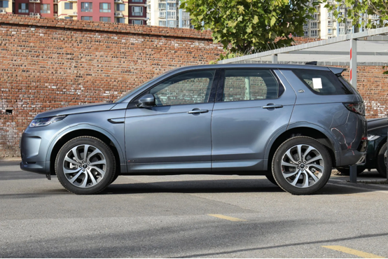 要优雅时尚还是沉着稳重？路虎发现运动和凯迪拉克XT5该怎么选？