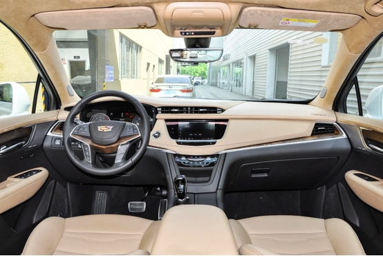 要优雅时尚还是沉着稳重？路虎发现运动和凯迪拉克XT5该怎么选？