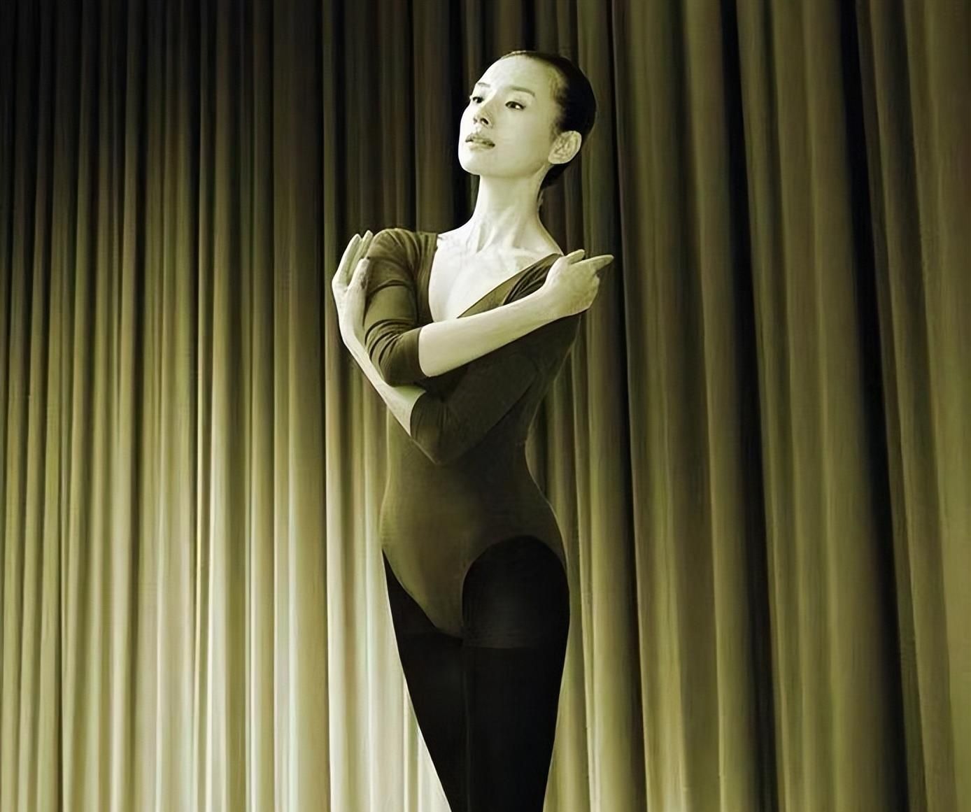 潘粤明和董洁离婚10年后差距一目了然儿子教育最让人担忧