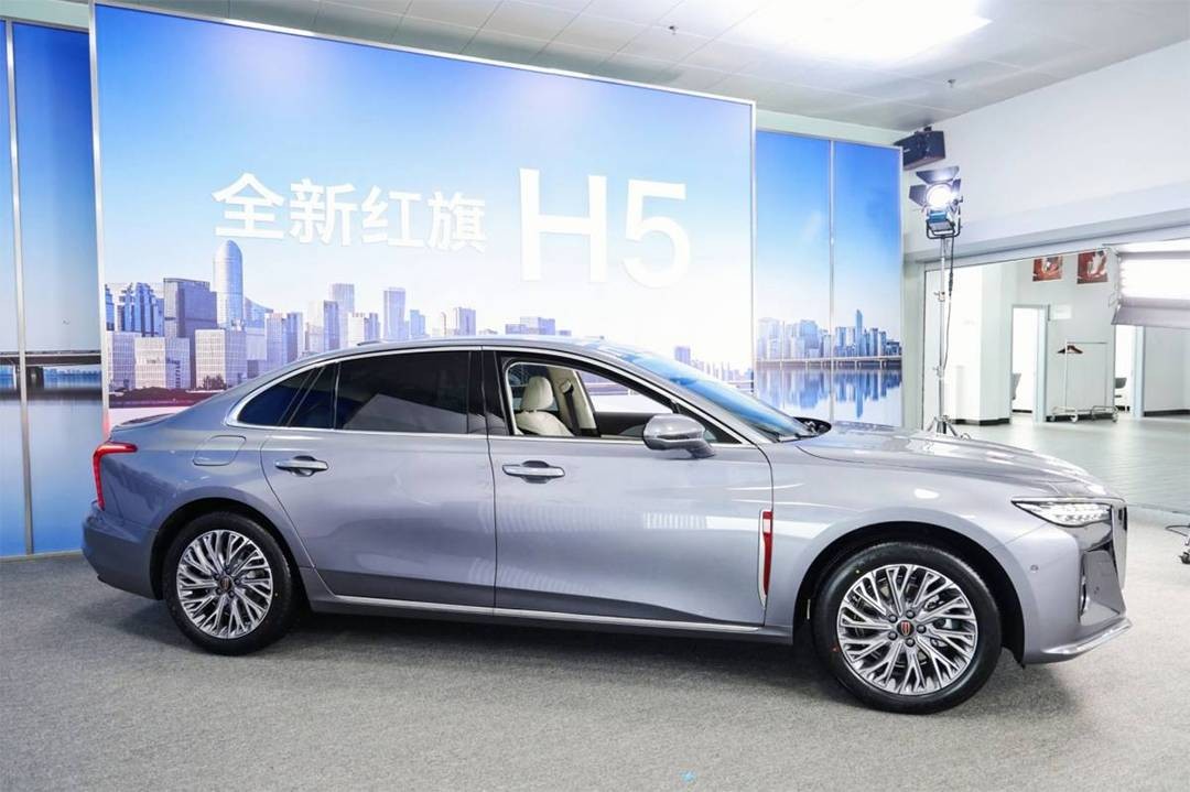 车市观察:作为红旗品牌旗下最具代表性的车型,红旗h5助力品牌2021年