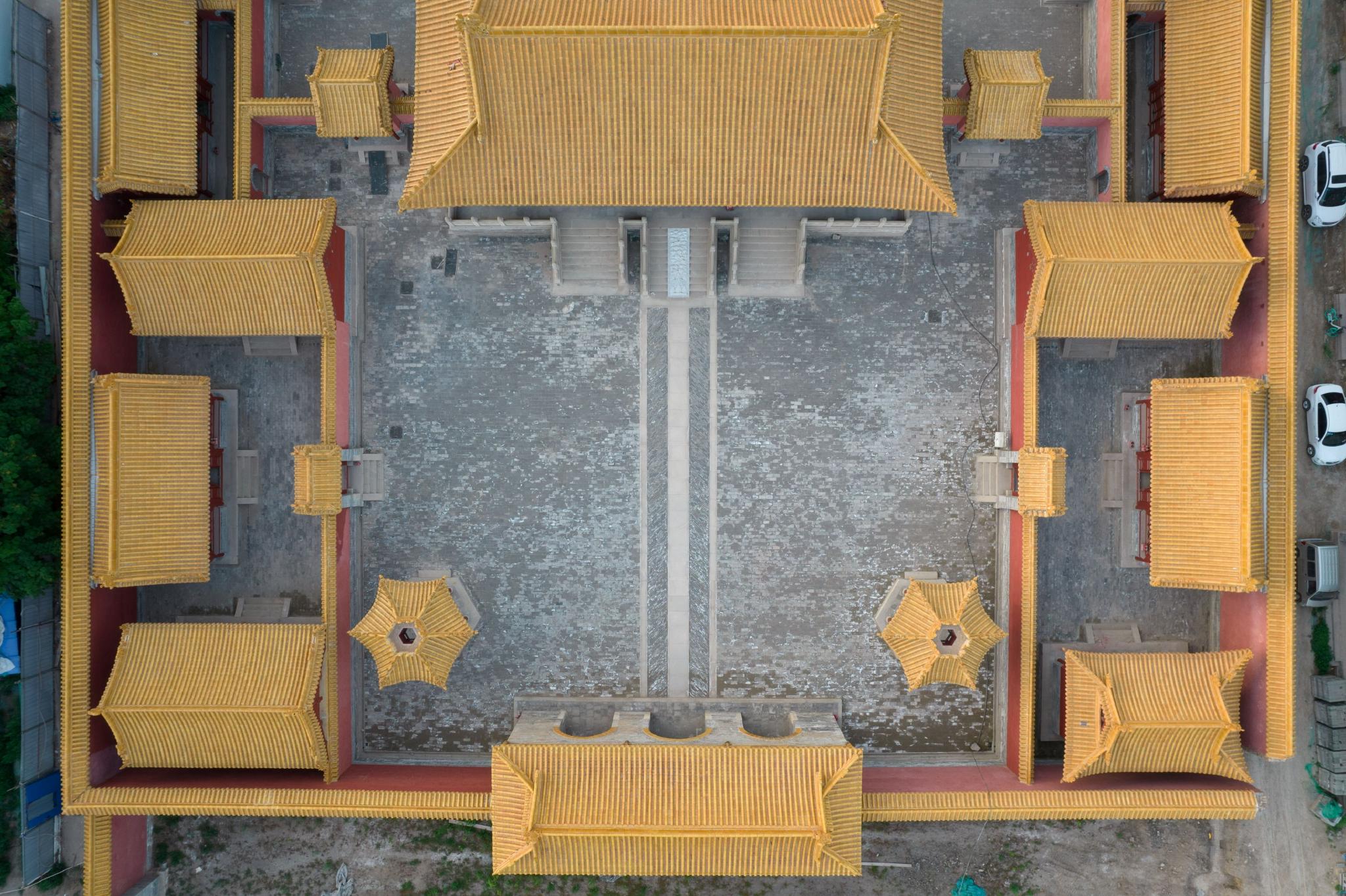 第三子朱棡为祭祀朱元璋,徐达等开国君臣而建的家庙,清代改为万寿宫