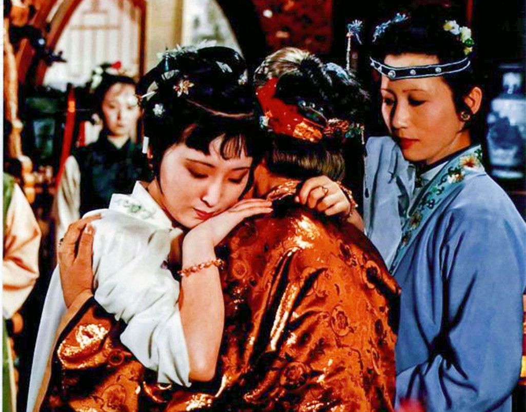 林黛玉初进贾府时的一处细节描写点出了她的真正病因不是痨病