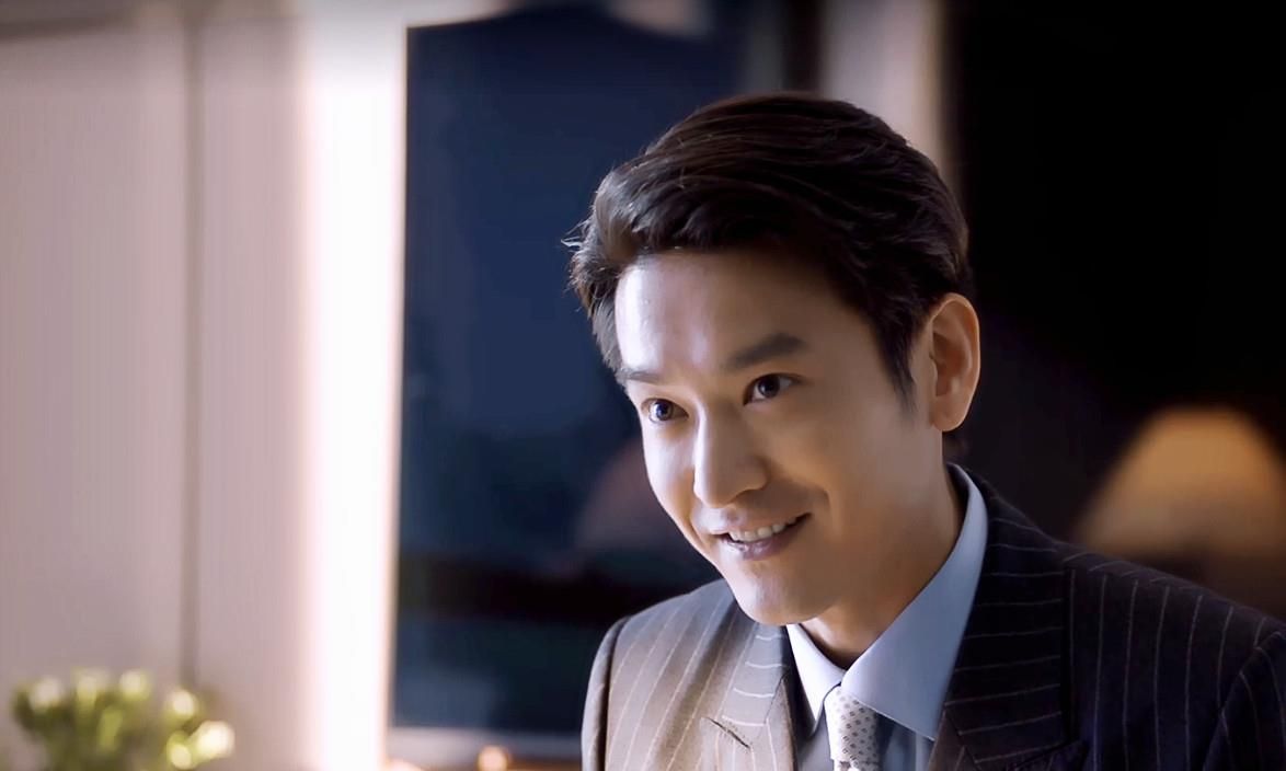 袁文康欢迎光临中惊鸿一瞥俊雅潇洒一如当年