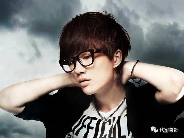 他曾是红极一时的歌手，初恋因病去世，如今36岁传出新恋情休闲区蓝鸢梦想 - Www.slyday.coM