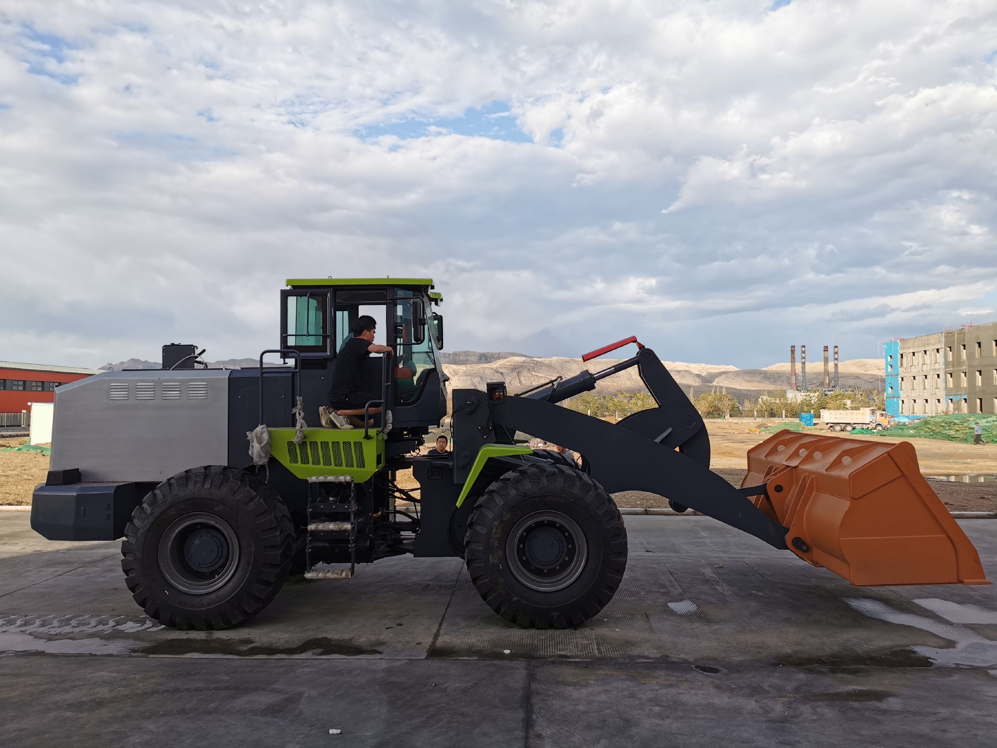 油老虎工程车电动化转型势在必行苏州绿控抢先布局