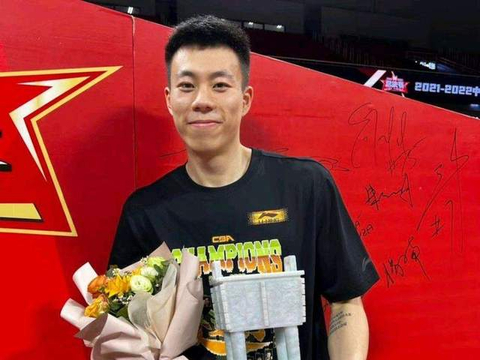 张镇麟,一个孤勇的“大龄青年”,NBA的大门向无畏者开放|CBA|张镇麟|球员_新浪新闻