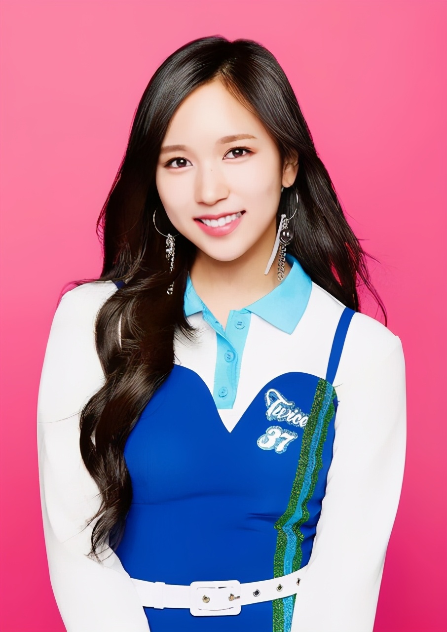 日本人气组合成员名井南少女身材萝莉脸有点像李子柒