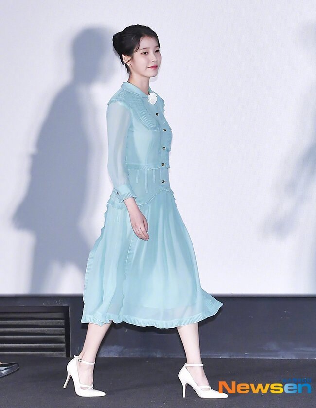 李知恩一身gucci蓝色连衣裙好知性期待broker