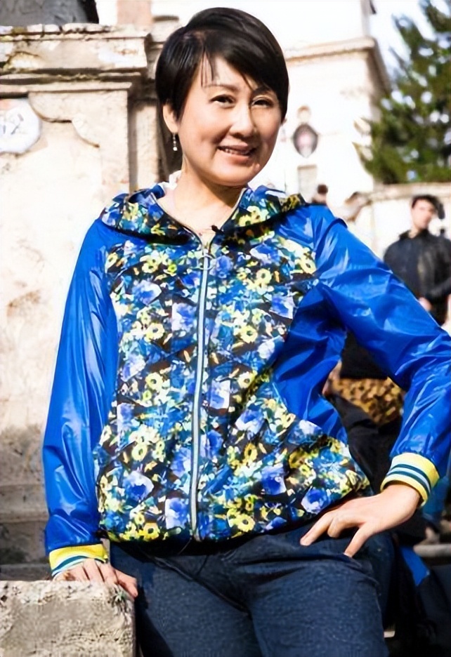 花少4官宣阵容继许晴井柏然之后张凯丽也成回头客