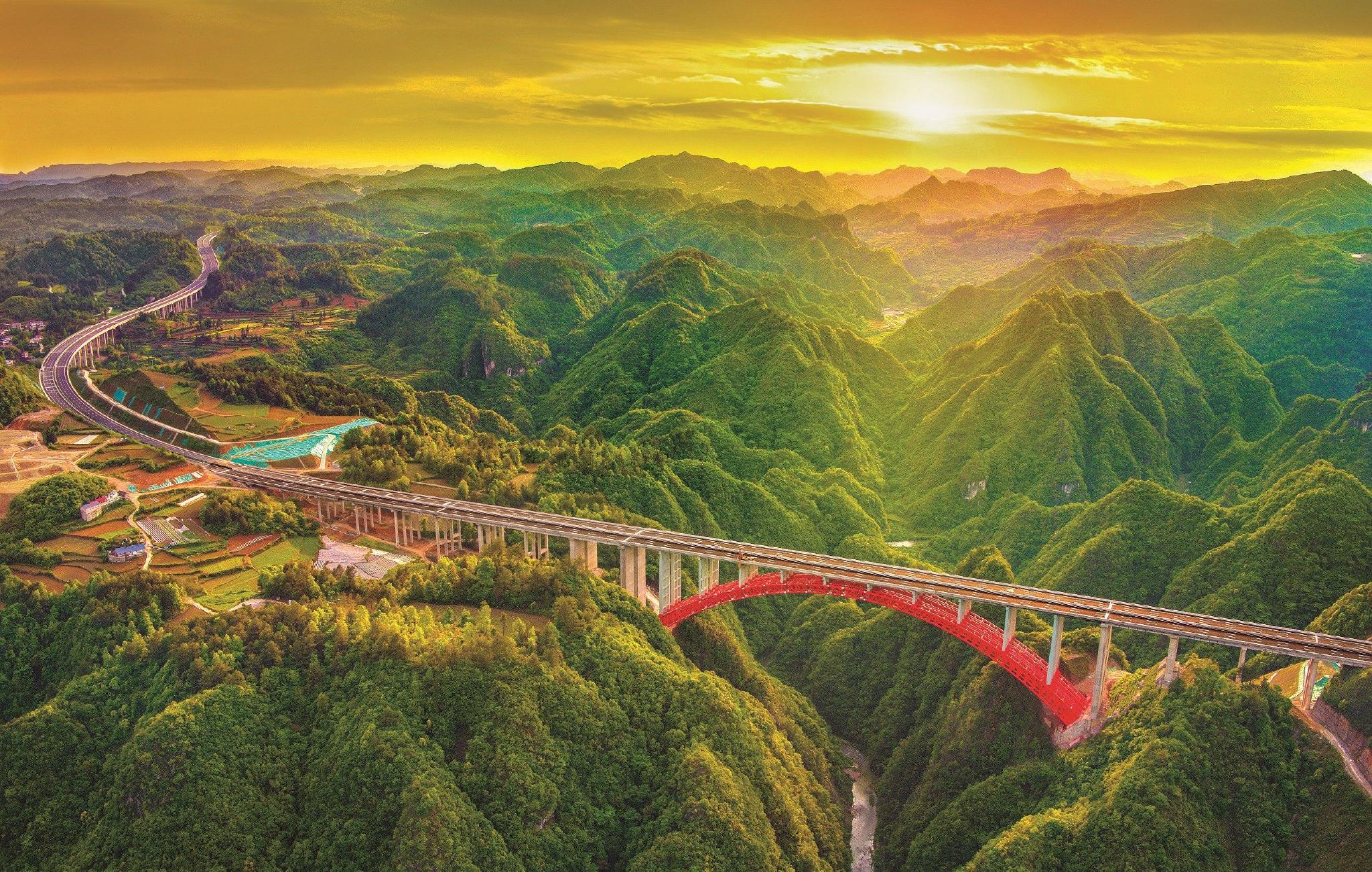 今天,一条"最美高速公路"通车啦!|高速公路|贵州省_新浪新闻